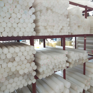 المواد البلاستيكية بي