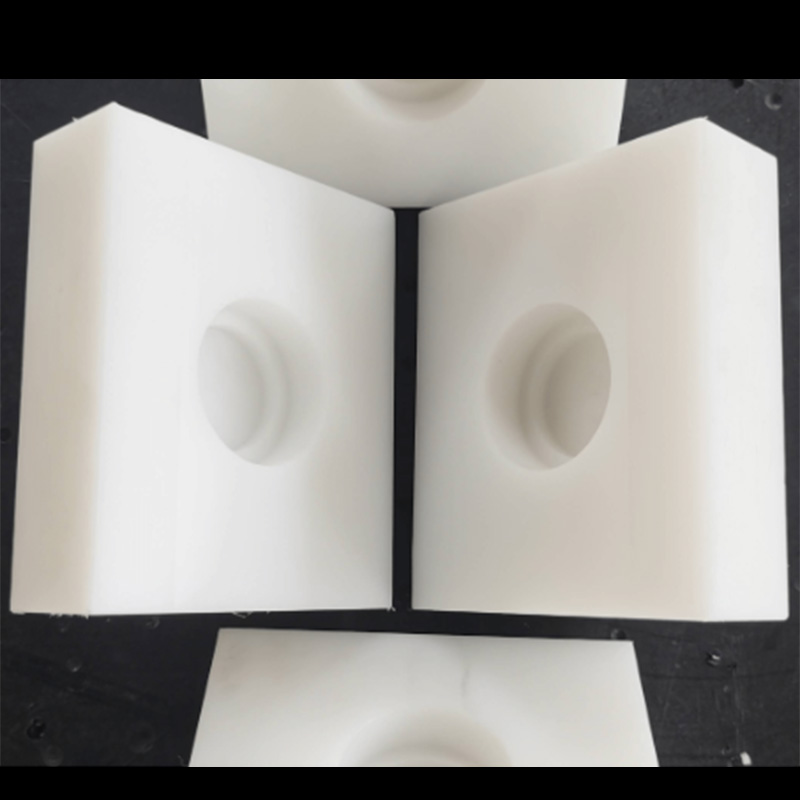 كتل UHMWPE المصنعة آليًا كتل UHMWPE المصنعة آليًا